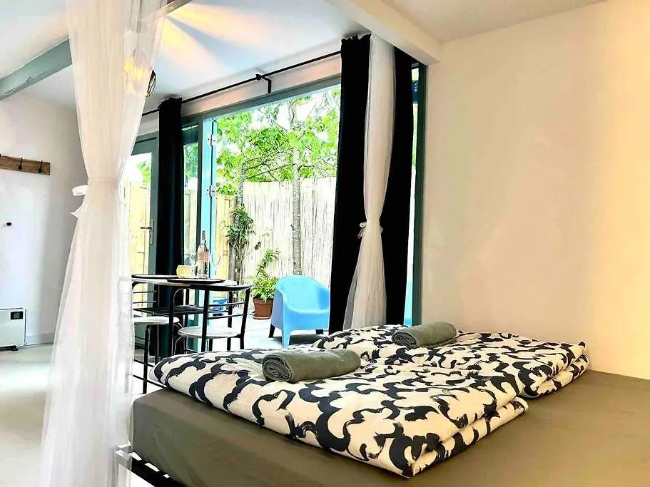 Cozy Cottage With Jacuzzi & Private Garden Near Amsterdam Vijfhuizen