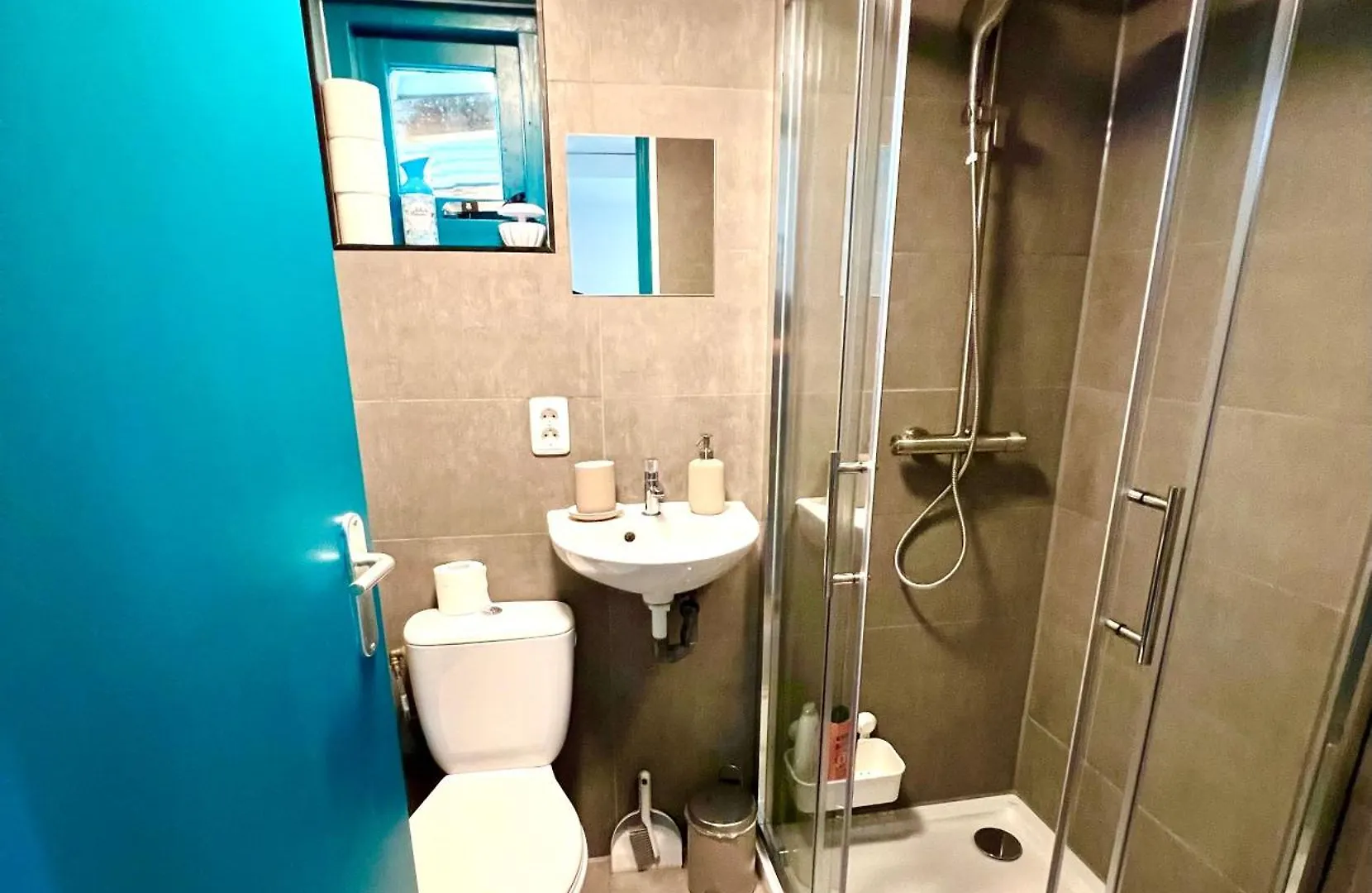 Cozy Cottage With Jacuzzi & Private Garden Near Amsterdam Vijfhuizen Holiday home