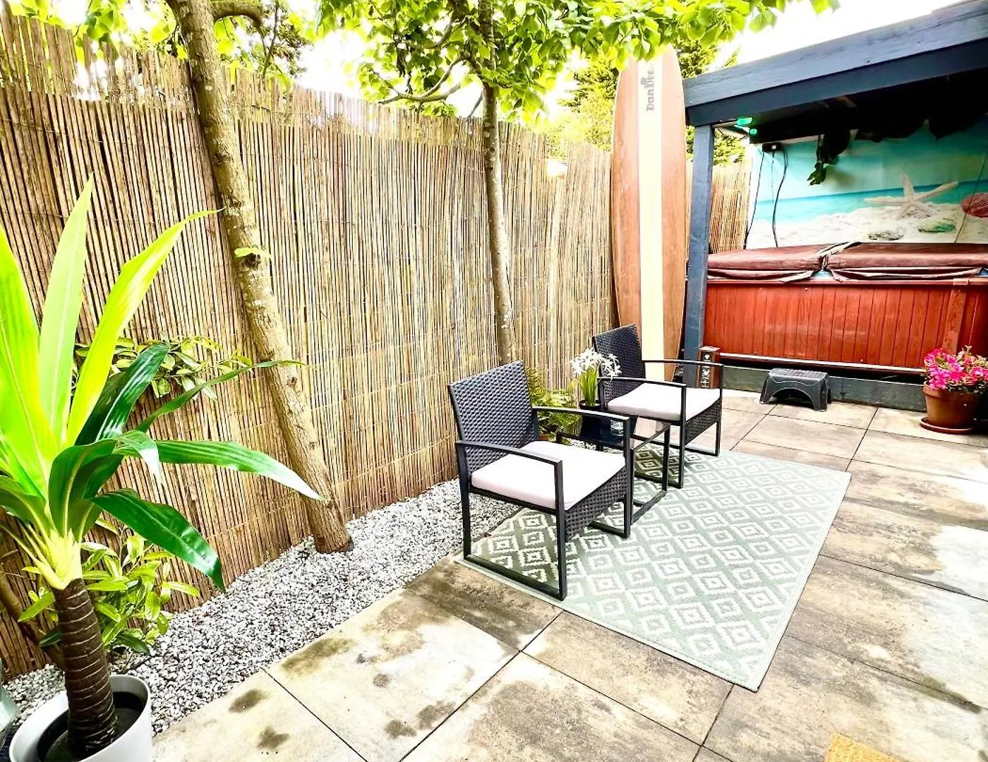 Cozy Cottage With Jacuzzi & Private Garden Near Amsterdam Vijfhuizen Holiday home